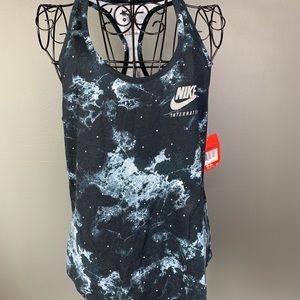 Nike workout tank top size large NWT